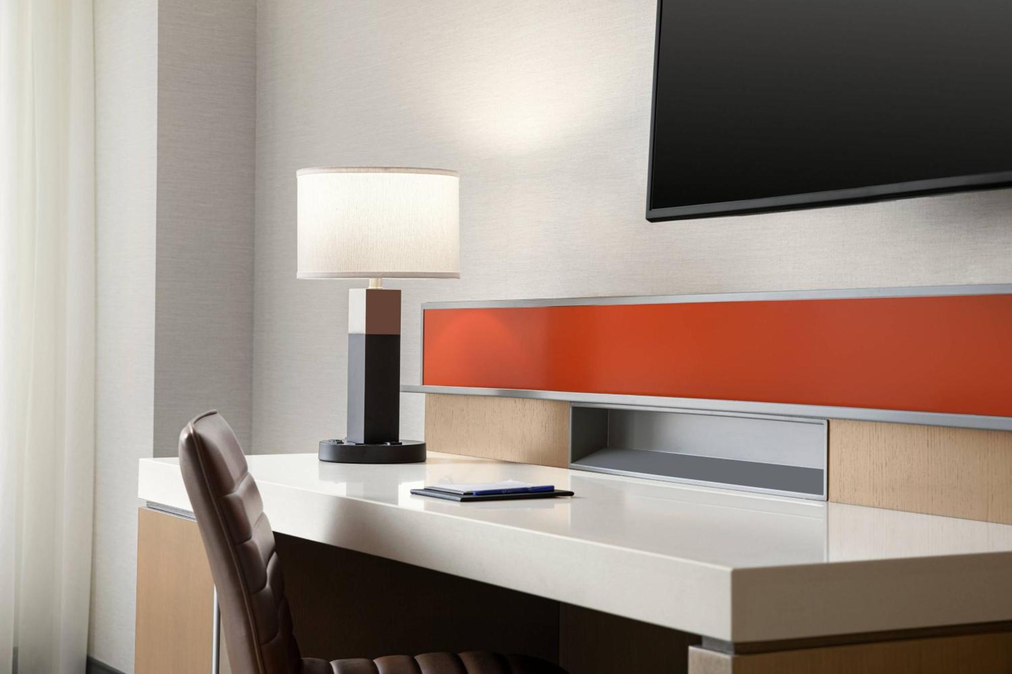 Hotel Delta By Marriott Anaheim 4*