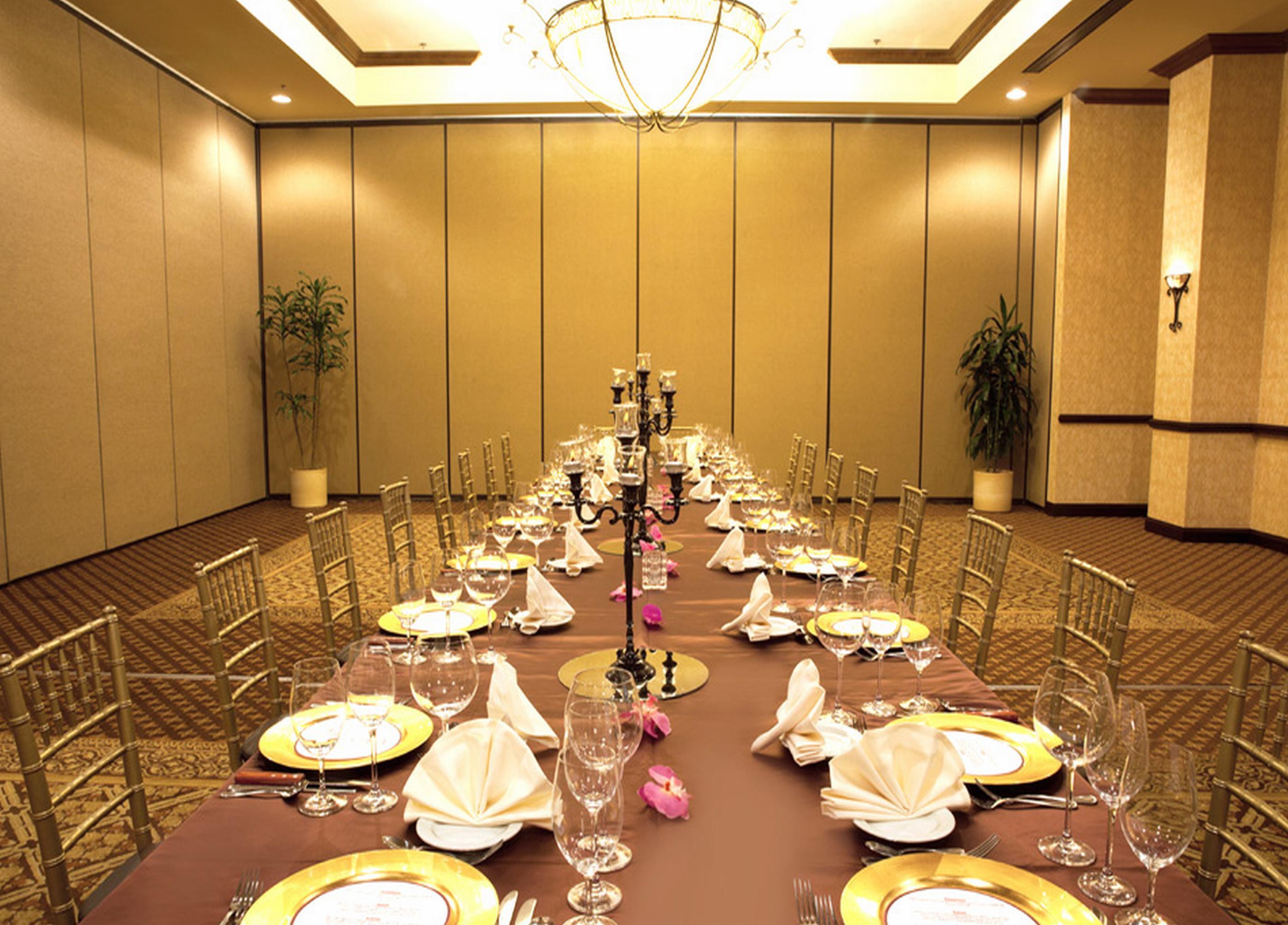 Hotel Delta By Marriott Anaheim Garden Grove