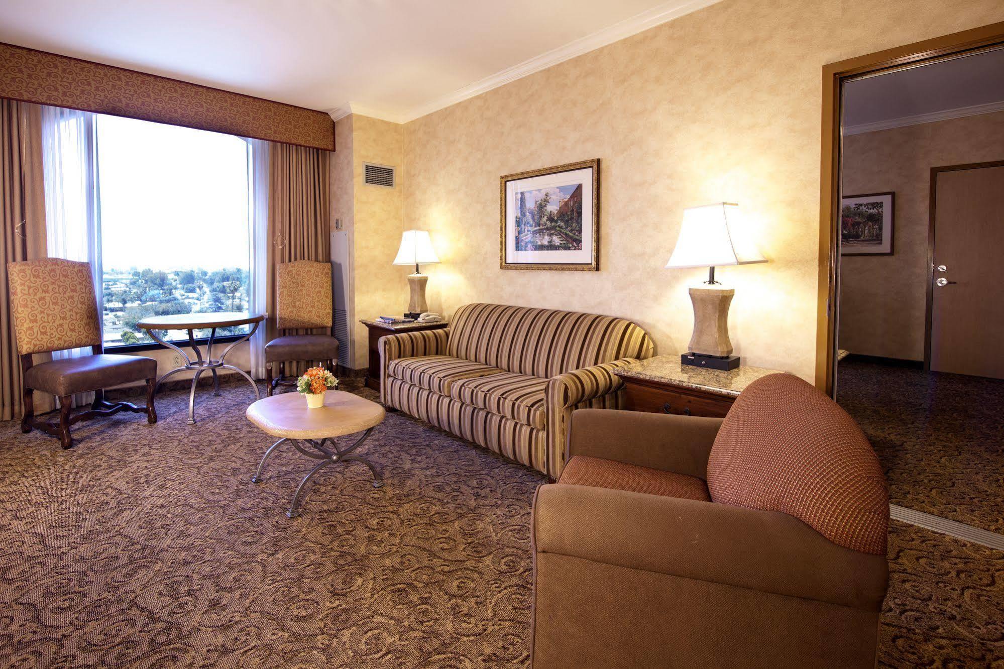 Hotel Delta By Marriott Anaheim 4*